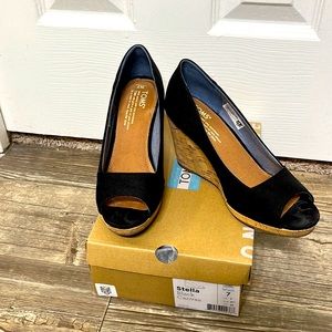 Tom’s Stella Black Canvas Wedges